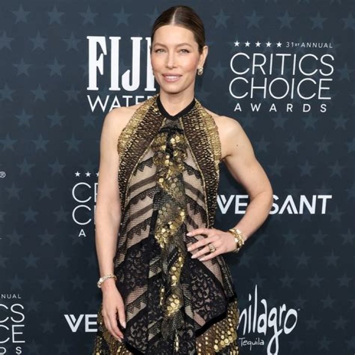 Get Jessica's Biel's Amazing Abs: Expert Tips To Get Yours Toned, Too